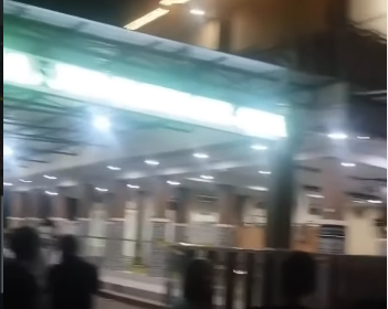 Ledakan besar terjadi di masjid raya Pesona Regency, Jember, pada 16 Maret 2026, meliputi beberapa bagian struktural utama di area wudhu pria. Foto: Instgaram@jember24jam