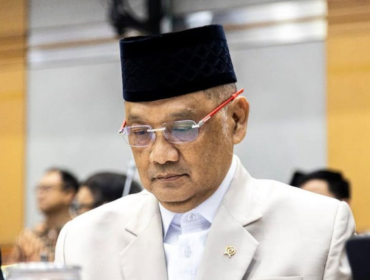 Menteri Haji dan Umrah RI, Mochamad Irfan Yusuf tegaskan meski dibayang-bayangi Perang Teluk, pemerintah RI tetepakan jamaah haji berangkat tetap pada tanggal 22 April 2026. Foto: Ist