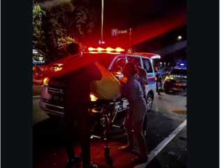 Selasa dini hari pukul 04.00-04.30, terjadi kecelakaan di jalan raya Candi, Sidoarjo, menyebabkan dua perempuan tewas seketika, Penabraknya dinyatakan positif narkoba. Foto: Instagram@portalJTV