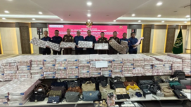 Kejaksan Tinggi Kalimantan Timur  di Samarinda, Kamis 26 Maret 26, melakukan konferensi pers terkait kasus tambang bartubara ilegal PT PT Jembayan Muarabara (sering disebut PT Jembayan Muarabara Group atau PT JMB Group). Saat it dipamerkan uang sebesar Rp 214 miliar hasil sitaan. Fotol storykejaksaan