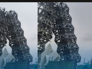 Tower Telkomsel dan Indosar di samping bangunan masjid Al-Jabbar, Bandung,, roboh diterjang angin bandai, Kamis sore, 19 Maret 2026. Foto: tribunpriangan