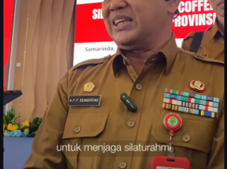 Plt Kepala Kesbangpol Kaltim, Arih Franata Filifus Sembiring (AFF Sembiring) di depan wartawan meminta maaf atas kegagalannya memberikan uang saku Rp 105.000/ orang kepada  sebanyak 400 orang delegasi dari 100 ormas di Kalimantan Timur dalam acara Coffee Morning, yang dilaksanakan Senin 13 April 2026. Foto: Instagram@kaltimtoday.co
