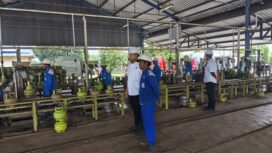 unit Tipidter Satreskrim Polres Jombang saat lakukan pengecekan di salah satu SPBE