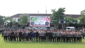 peserta Apel Akbar Sabuk Kamtibmas Polres Jombang saat foto bersama