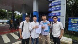 Ketua Umum FPII, Muhammad Fathur Rozaq, ke Sentra Pelayanan Kepolisian Terpadu (SPKT) Polda Metro Jaya, Kamis 16 April 2026. Foto: dok/ FPII