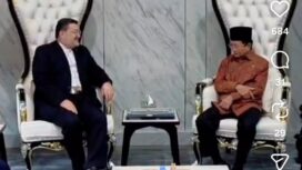 Dubes Iran untuk Indonesia Mohammad Boroujerdi saat melakukan kunjungan persahabatan di kantor Kemenag di Jakarta. Foto: Instagram@iraninindonesia