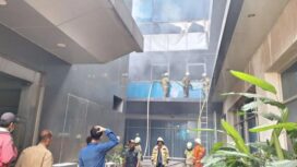 Gedung Bina Pemerintahan Kemendagri Pasar Minggu, Jakarta, alami kebakaran, Senin siang 20 April 2026. Foto: antara