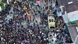 Gubernur Rudy Mas'ud sembunyi di dalam kantornya, saat massa Aliansi Pejuang Masyarakat Kaltim keralhan 5.000 - 7.000 bergerak ke kantor gubernur, Selasa, 21 April 2026. Rudy tak punya nyali berhadapan dengan massa. Bahkan ia sudah membentengi kantornya dengan kawat berduri, serta mengerahkan lebih 1.700 personel keamanan untuk menghadapi aksi itu. Foto: ist