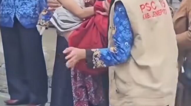 Sebanyak 23 siswa SDN7 Rubia, Jeneponto diangkut ke piskesmas, Kamis 23 April 2026, diduga keracunan menu MBG. Foto: instagram@bekasi_kekinian
