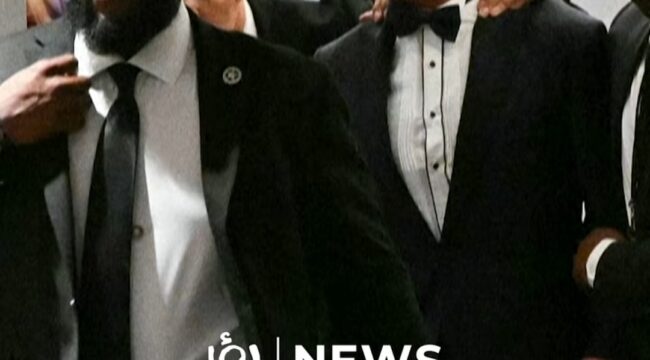 Petugas mengamankan seorang diduga pelaku penembakan, sejauh ini belum diketahui identitasnya. Foto: News