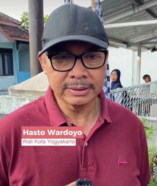 
					Walikota Yogyakarta, Hasto Wardoyo akan memastikan jasa penitipan anak dan PAUD untuk memeriksa kelengkapan perizinannya, Minggu 26 April 206, menjawab pertanyaan wartawan. Foto: instagram@pandanganyogya