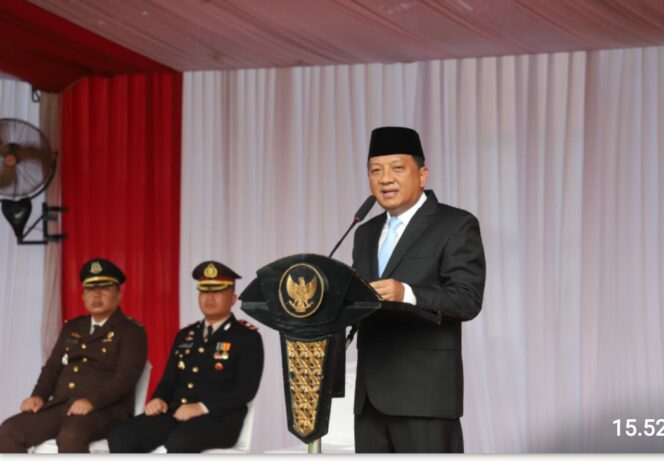 
					Agus Purnomo, Sekda Pemkab Jombabg menjadi inspektur upacara apel peringatan Hari Otonomi Daerah, Senin 27 April 2026. Foto: Diskominfo Pemkab Jombang