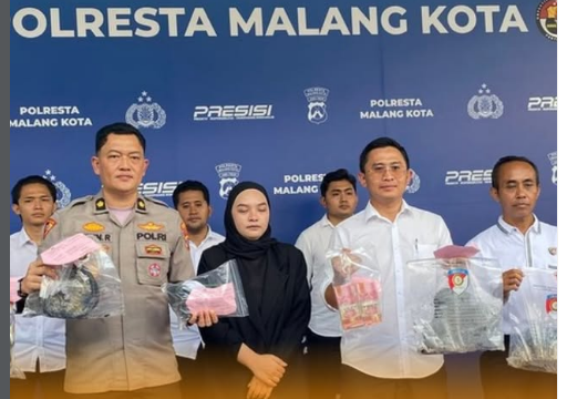 Polresta Malang emnggellar konferensi pers, penungkapan kasus kebakaran gudan rokok Suket Teki. Terungkan, lima penajag gudang senagaj membakar gudsang itu untuk menutupi penggelapan rokomk yang mereka lakukan. FotoL Instagram@infomalangan