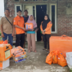Tidak harus mengunggu lama, Pemkab Jombang melalui BPBD telah meluncurkan bantuan kepada warga korban angin puting beliung di empat desa wilayah Kesamben dan Ploso, Rabu 1 April 2026. Bantuan diberikan kepada warga yang menjadi korban kerusakan akibat bencana,  Selasa 31 Maret 2-026. Foto: jombangkab.go.id