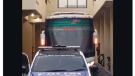 Sekitar 15 orang saksi maupun terduga kasus suap bupati Tulungagung, Gatot Sunu Wibowo, akan diberangkatkan ke Jakarta, menggunakan bus Harapan Jaya., Sabtu pagi  11 April 2026. Foto: Instagram@jatiminformasi