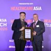 Dr Kenny Yeap Kim Pey, Regional CEO of East Malaysia saat menerima penghargaan Healthcare Asia Awards. (Foto: Istimewa)