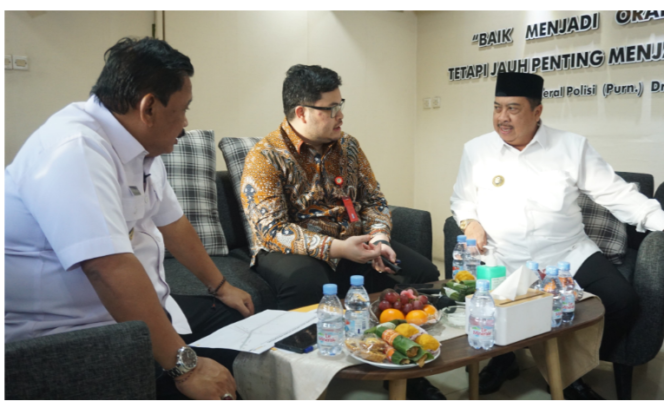 
					(kiri-kanan) Bupati Nganjuk, Bupatu Kediri, dan Bupati Jombang melakukan pertemuan segi tiga untuk membahas rencana pembangunan fly over Mengreng, Rabu 8 April 2026. Foto: Kominfo Pemkab Jombang