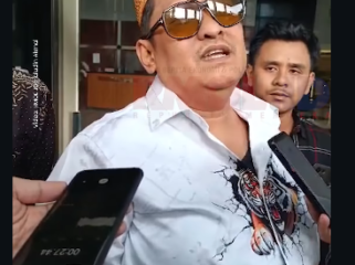 Madura, Khairul Umam alias Haji Her, sebagai tokoh pegusaha rokok bersar di Madura akhirnya memenuhi panggilan KPK sebagai saksi dalam kasus cukai rokok. Ia datang ke KPK Kamis, 9  April 2026. Foto: Instagram@rmol.id