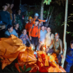 Tim SAR Gabungan, mulai dari Basarna, TNI, Polri dan realawan berhasil melakukan evakuasi di lokasi jatuhnya helikopter di desa Tapang Tingan, Swkadau, Kalimantan Barat, berlangsung dari Kamis-Jumat, 16-17 April 2026.. Foto: ist