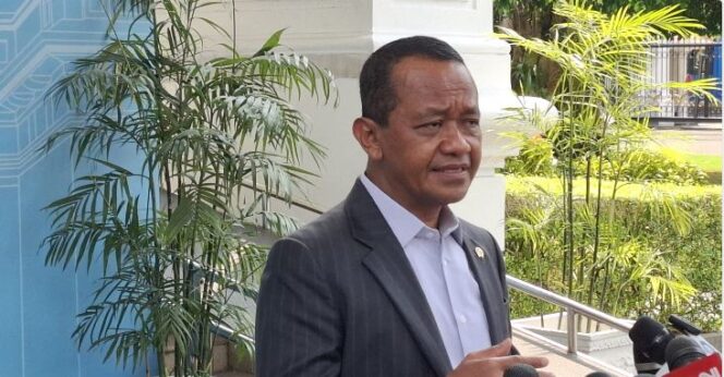 
					Menteri ESDM Bahlil