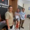 Petugas Polres Jombang amankan seorang wanita diduga pelaku kive di TitTok, siaran dari sebuah rumah kos di dusun Genengan, Pulolot, Jombang: Foto: ist