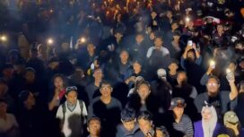 Suasana menjadi chaos, saat aksi itu berjalan hingga malam hari di depan gedung gubernur Kaltim, Selasa malam, 5 Mei 2026. Foto: instagram@mahasiswa.if