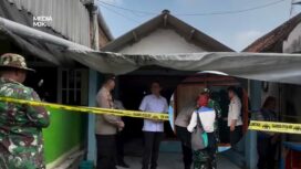 Polisi olah TKP di Dusun Tempuran, Desa Sumbergirang, Kecamatan Puri, Kabupaten Mojokerto, Rabu pagi, 6 Mei 2026. Disitu seorang menantu bacok mertua perempuan hingga tewas, serta melukai istrinya.Foto: instargam@kabar.mojokerto