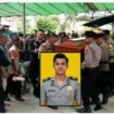Polisi Bandar Lampung melakukan pemakaman mendiang Brigpol Arya Supena, yang gugur ditembak pelaku curanmor, Sabtu pagi, 9 Mei 2026. Foto: kolase
