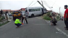 Kendaraan wisatawan alami kasus rem blong, menyebabkan kecelakaan berat di Ngadas, Pasurusn, Sabtu 9 Mei 2026. Foto: ist