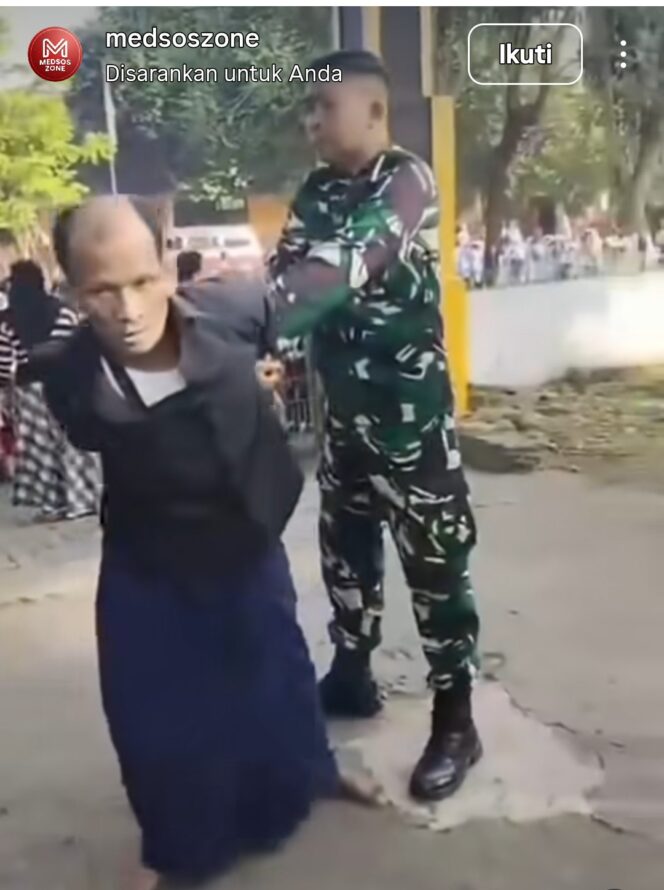 
					Serda TNI Johan, Babinsa, Grati, Pasuruan, berhasil menangkap satu dari tiga orang terduga begal membawa bondet (bom ikan) dan celurit, serta perlengkapan curanmor, Senin pagi, 11 Mei 2026. Foto: instagram@medsodzone