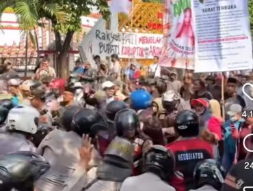Masa AMPB Pati mnggeruduk Mapolres Pati, diterima oleh wakapolres. Foto: ist