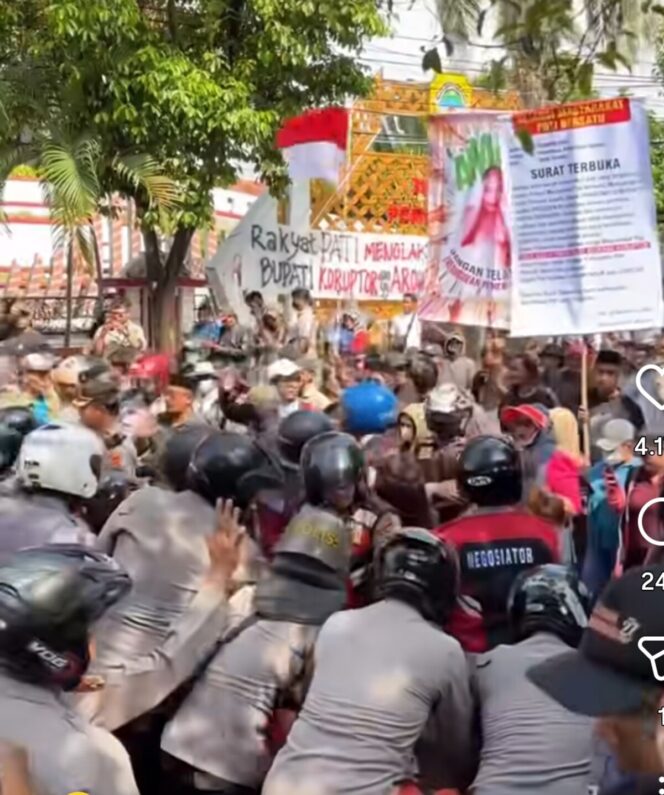 
					Masa AMPB Pati mnggeruduk Mapolres Pati, diterima oleh wakapolres. Foto: ist