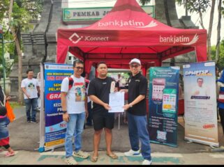 Pos pengurusan NIB Gratis di depan Pintu Pembak Jombang, saat Cat Free Day, Minggu, 17 Mei 2026. Foto: diskominfo jombang