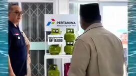 Sungguh bikin ngiler warga harga harga barang kebutuhan di KDMP Nganjuk, sangat miring dibanding di pasaran  pasaran jika harga ini bertahan dan stabil sungguh membantu masyarakat. Tampak Presiden Prabowo meninjau KDMP, setelah diresmikan, Sabtu 16 Mei 2026. Foto: ist