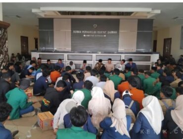 Aksi demo MBG dan pembangunan di Bangkala, Madura, Senin 18 Mei 2026. Foto: ketik.com