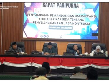 Rapat pembahasan pemandangan umum frajsi, di gedung DPRD Jombang, Senin, 2026. Foto: instgaram@dprd-jombang