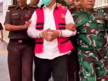 Tim Kejaksaan Pasuruan  jebloskan Gus Rofi'i ke tahanan, dalam dugaan kasus korupsi dana PKBM Rp. 660 juta, Rabu 21 Mei 2026. Foto: ist