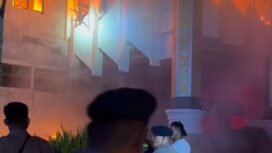 Damkar kerahkan 8 unit mobil untuk padamkan kebakaran kompleks perkantoran kabupaten Tanjung Selor, Kaltara, Rabu malam hingga Kamis dibihari, 20-21 Mei 2026. Foto: ist