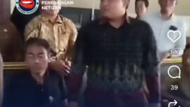Ketua DPRD Gresik, Syahrul Munir, emosi menantang duel seorang  dari 40 PKL yang datang menghadap untuk audiensi atas penggusuran PKL di Driyorejo, Rabu 20 Mei 2026. Foto: ist