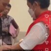 Petugas Kejaksaan di Nganjuk memborgol dan menahan sepasang suami istri, akibat melakukan setoran fiktif hingga Rp1,9 miliar di Bank BPD Jatim tempat kerjanya. Foto: tugujatim