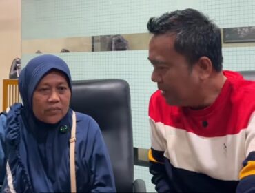 Seorang ibu dari Jombang melapor kepada pengacara Cak Sholeh, karena anaknya  dikeluarkan dari MAN 7 Jombang. Foto: Istagram@caksholeh77