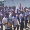 Karyawan Indomart, melakukan aksi unjuk rasa di depan kantor perwakilan PT Indomarco, di Jogoroto, Jombang, Selasa 26 Mei 2026. Foto: instagram@jombanginformasi_