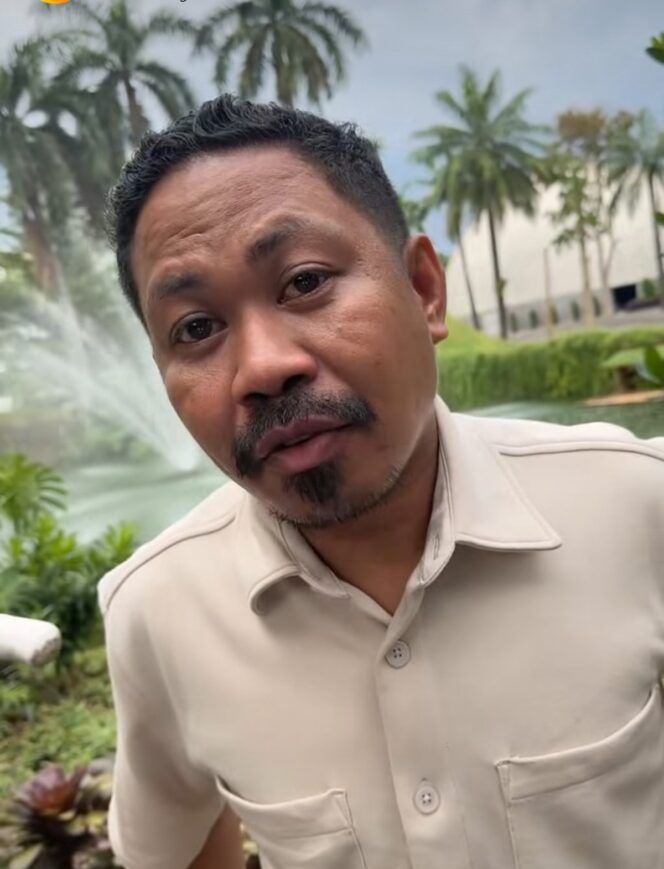 
					Verry Klau Bulan, komika dsn konten kreator yang membuat lagu Veronika. Foto: Instagram@verry klai