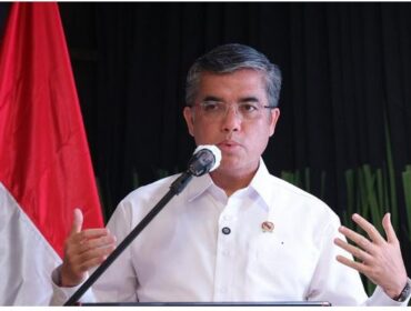 Menaker Yassirli