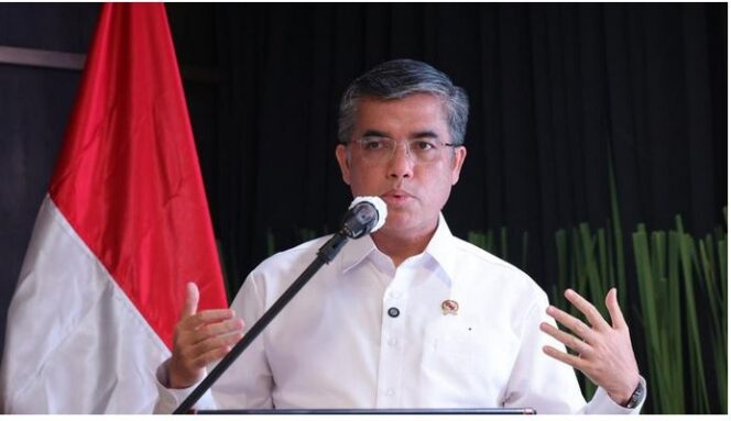 
					Menaker Yassirli