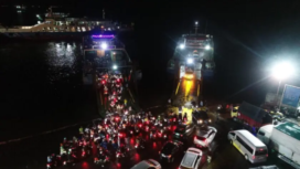 Antrean mengular di Pelabuhan Ketapang