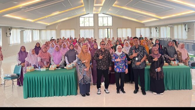 
					PT Pegadaian Kanwil XII Surabaya menggelar edukasi investasi emas kepada 100 muslimat di Tuban, 30 Mei 2026. Foto: ist