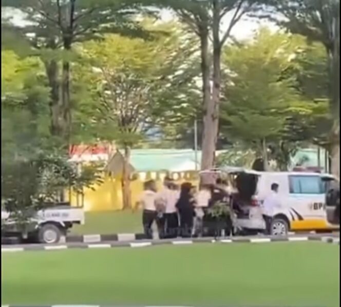 
					Latihan Batalyon Infanteri 133, Dua Orang Terkena Peluru Nyasar di Kampus UNP