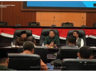 DPRD Jombang tengah membahas Ranperda Miras dan Larangan Oplosan, Kamis 4 Juni 2026. Foto: instagram@dord_jombang