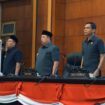 Ketua DPRD Jombang, H. Hadi Atmaji pimpin rapat paripurna tentang Jawaban Bupati tentang pertanyaan anggota dewan terhadap Ranperda Penyelenggaraan Jasa, Senin 8 Juni 2026. Foto: ist